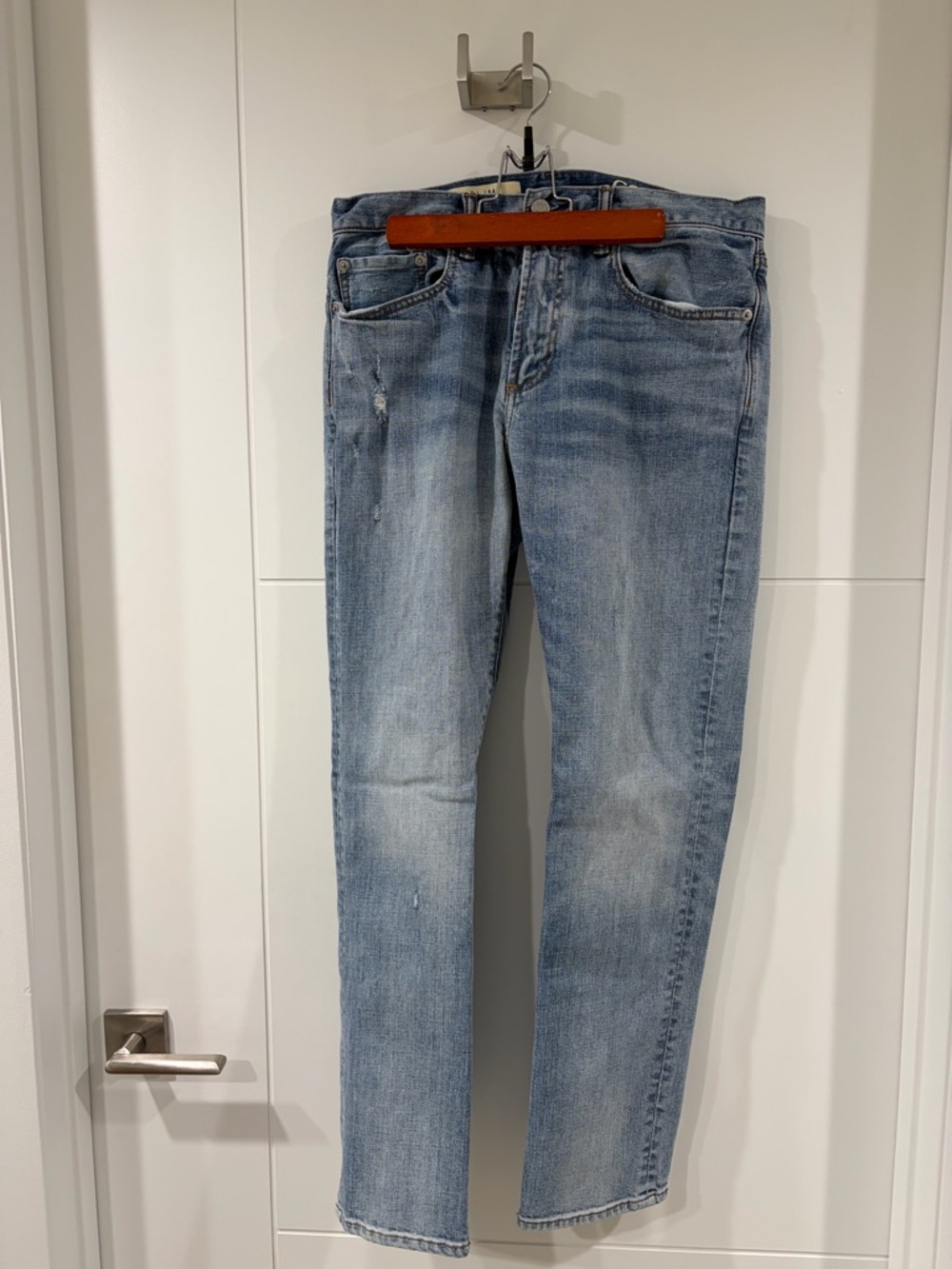 GAP Men's 1969 Faded Light Blue Straight Jeans, 32x30, gently used.